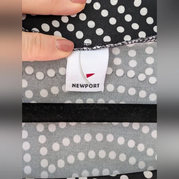 💥💥💥 Sale Vintage stretchy black white polka dot Size M runs small - Picture 4 of 6
